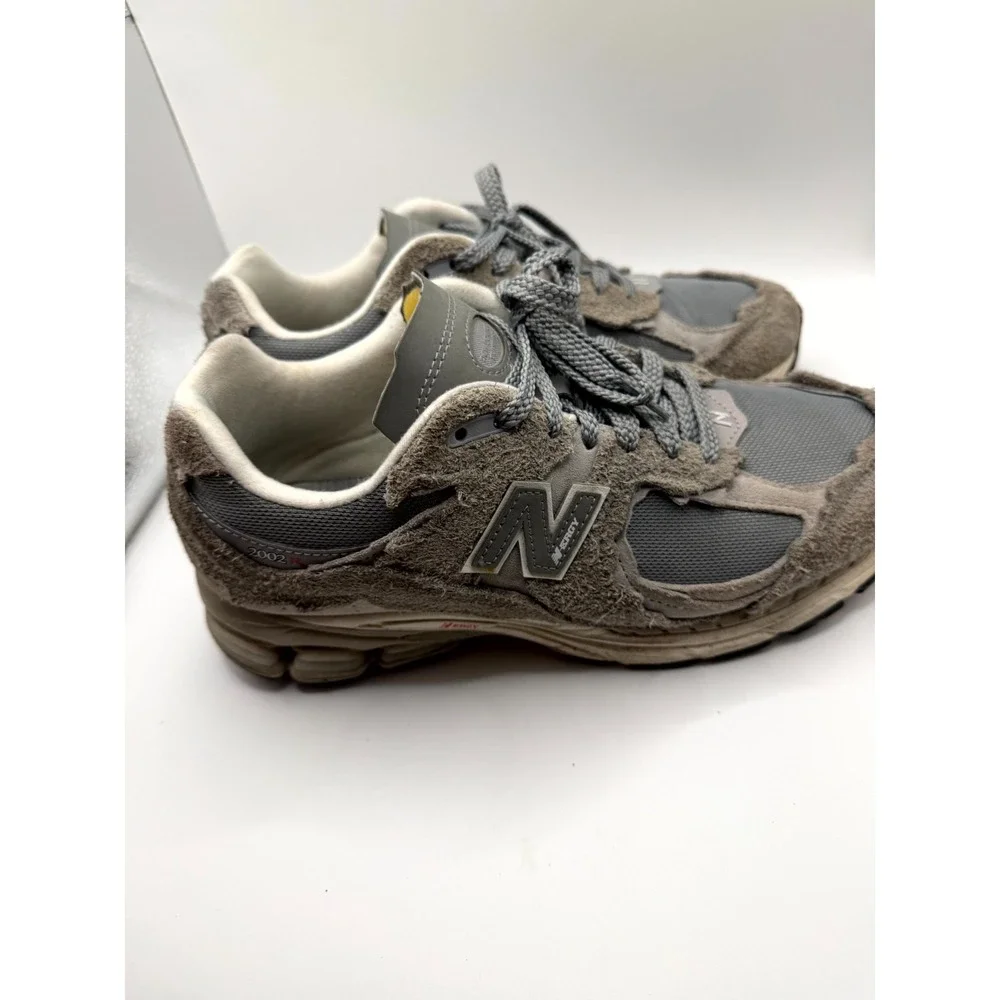 New Balance 2002R M2002RDM Mens 8.5 D Sneaker Protection Pack Gray Suede‎ Shoes